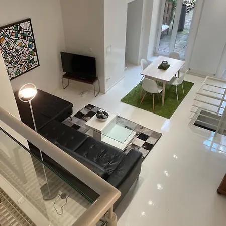 Апартаменты Loft Center With Parking Страсбург